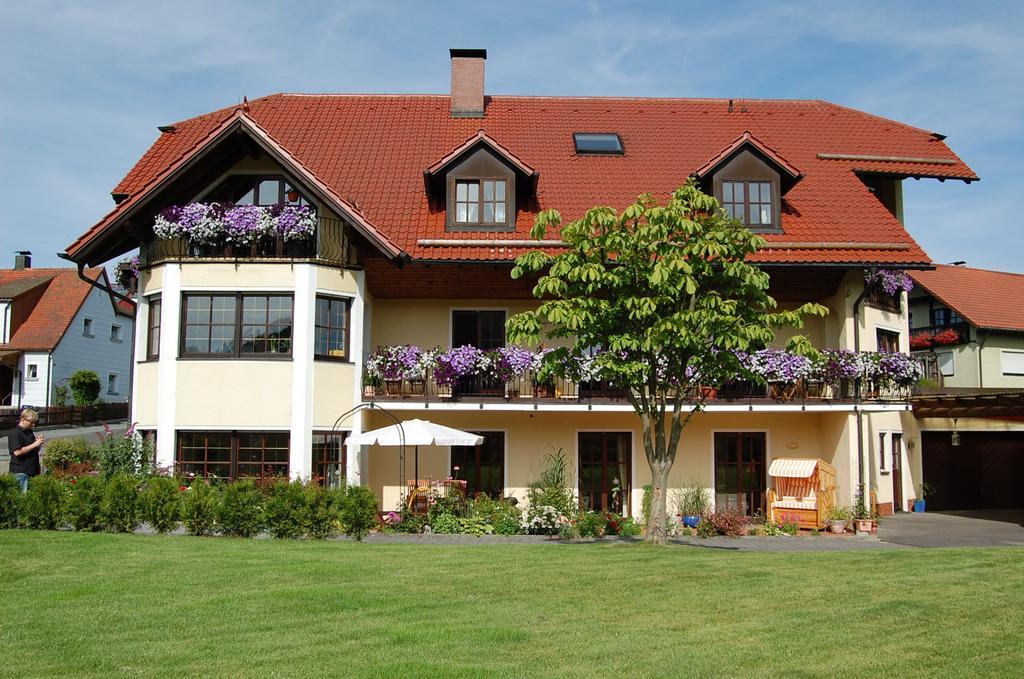 Gastehaus Am Sonnenhang Erbendorf Exterior photo